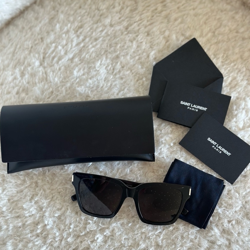 Saint Laurent SL 507 classic black sunglasses